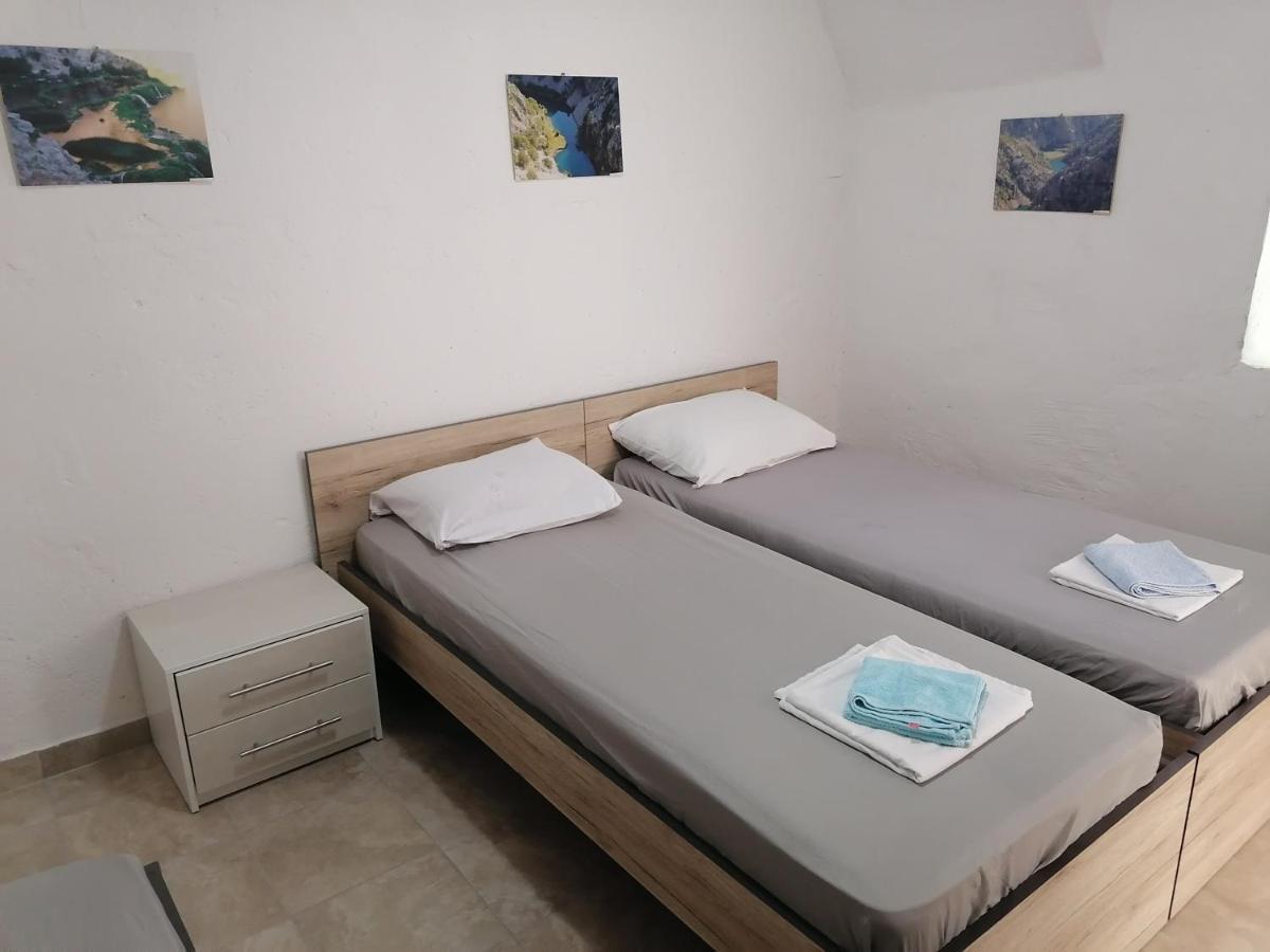 Apartman Milan Обровац Экстерьер фото