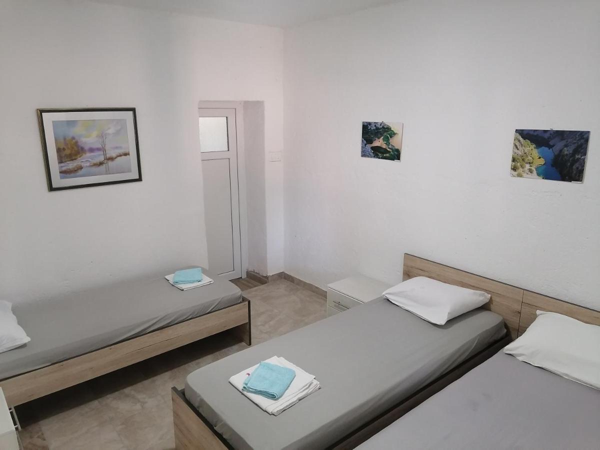 Apartman Milan Обровац Экстерьер фото
